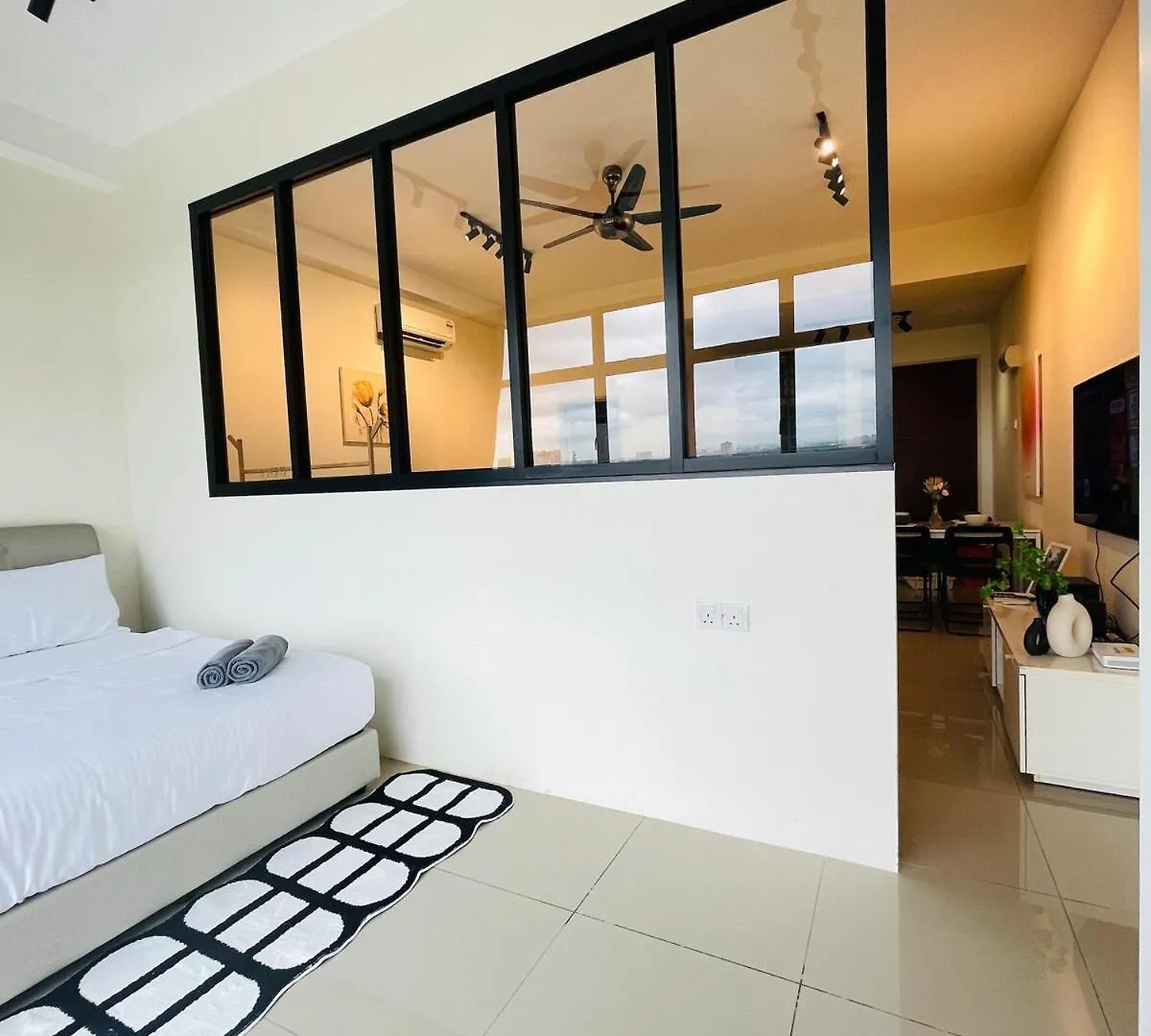 Jb High-Floor Studio 4Pax W Tv Box - Aeon Toppen Johor Bahru 0*,